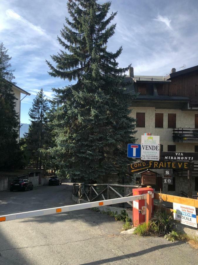 The Closest Location To The City Center And Chairlift Oulx Buitenkant foto